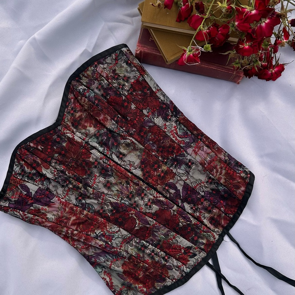 Vintage Elegant Floral Lace Corset - Red and Black